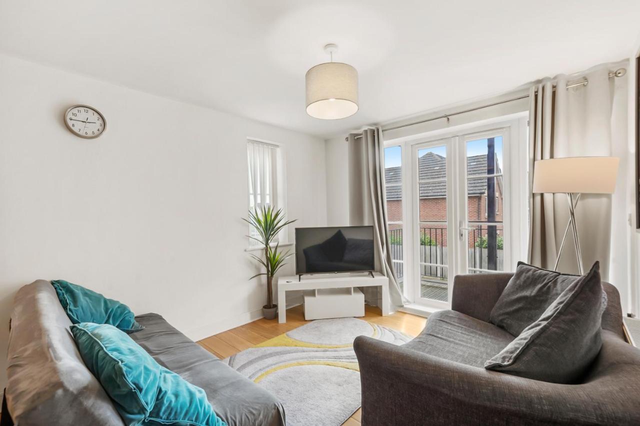 Luxnightzz - Two Bed - Close To North Station And Hospital Colchester Dış mekan fotoğraf